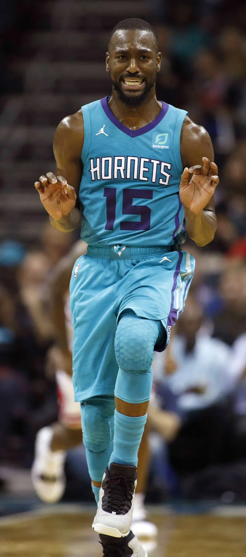AP Kemba Walker durante un partido de los Hornets