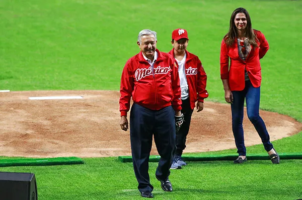 AMLO, en la insuguración del Estadio Alfredo Harp Helú