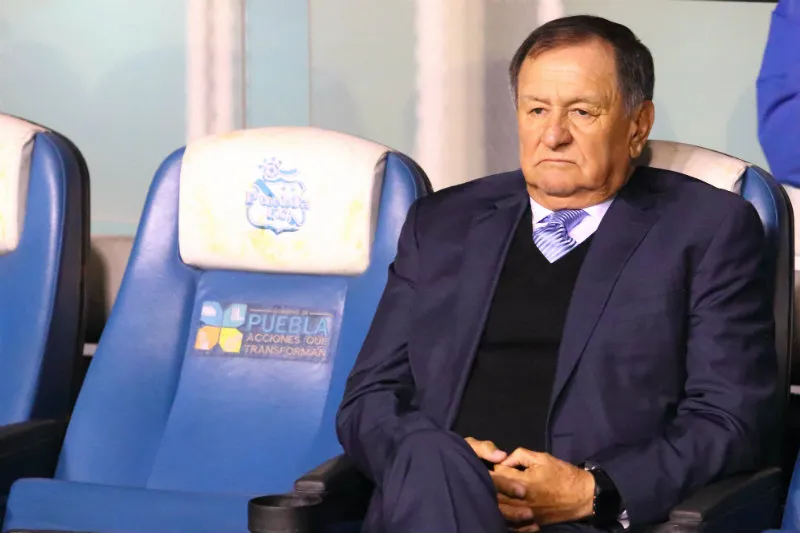 Enrique Meza durante un partido del Puebla