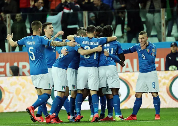La Azzurra celebra una anotación ante el Liechtenstein