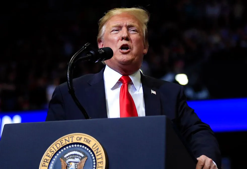 AP Donald Trump le da un discurso a sus simpatizantes