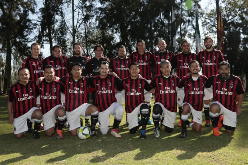 El Deportivo París posando para la lente de RÉCORD
