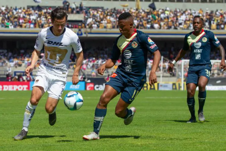 MIGUEL PONTÓN Alan Mozo, durante el duelo contra América