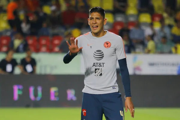 Álvarez durante un partido con Morelia