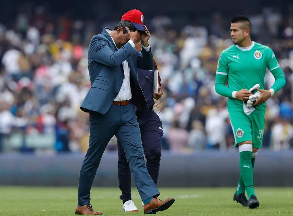 ERNESTO PÉREZ Cardozo se lamenta en duelo contra Pumas