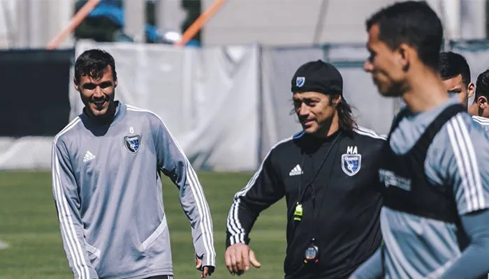 Almeyda en entrenamiento con el San José