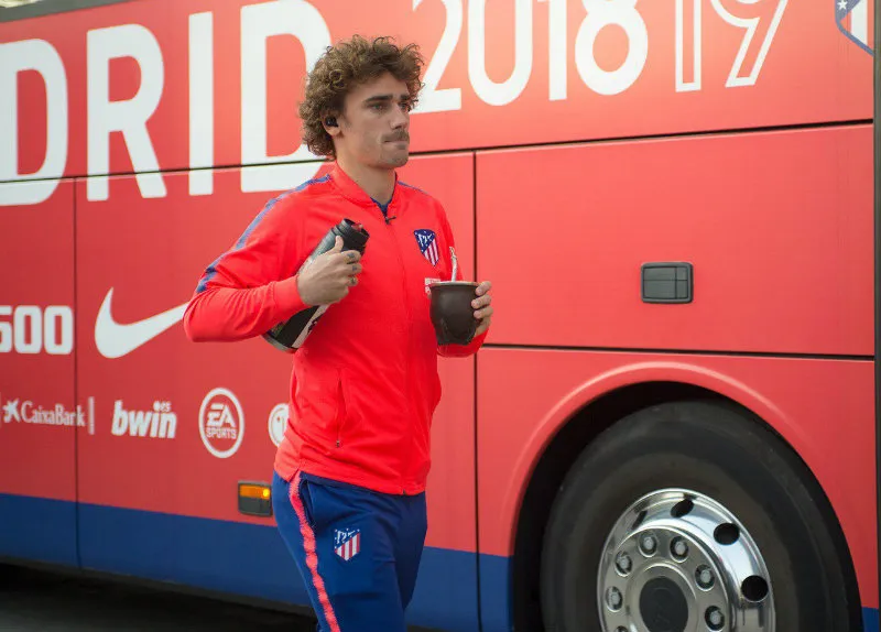 TWITTER @ALAVES Griezmann, a su llegada al Estadio de Mendizorroza