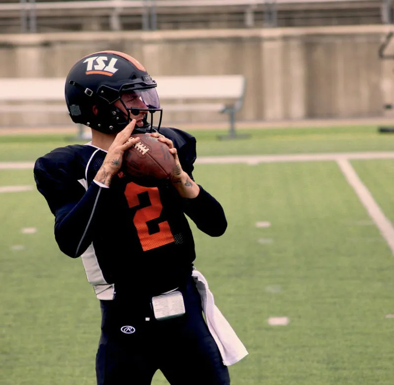 Johnny Manziel entrena con el Memphis Express