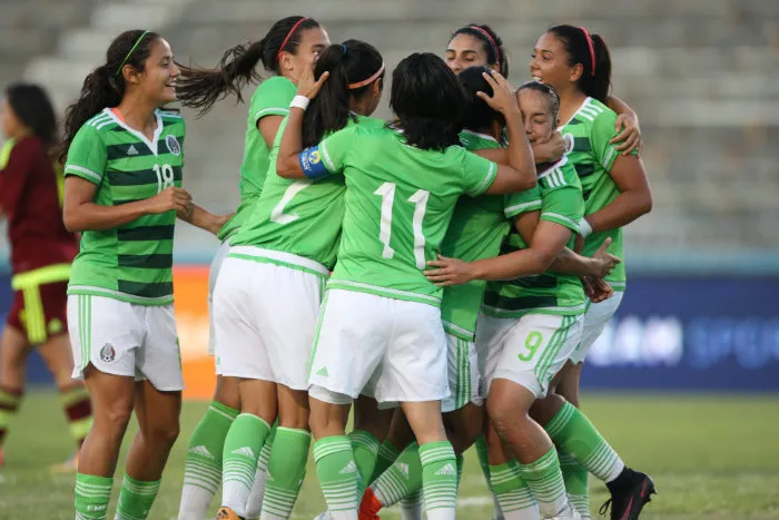 Selección Nacional en festejo de gol ante Venezuela