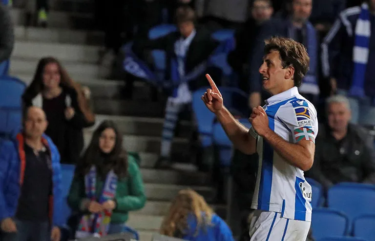 EFE Mikel Oyarzabal festeja el gol del triunfo contra Betis