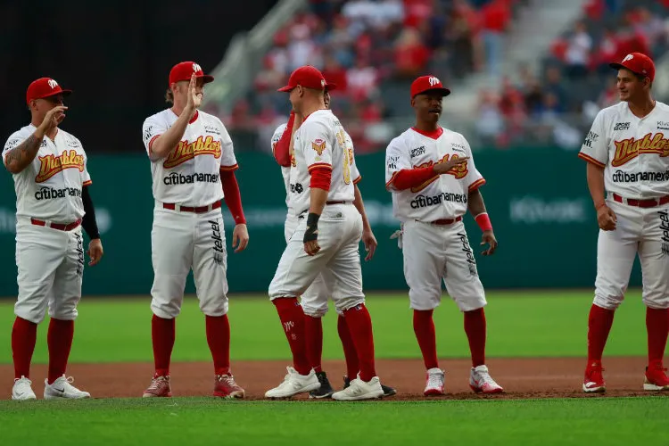 CARLOS RAMÍREZ Diablos Rojos del México, durante el juego inaugural del Alfredo Harp Helú