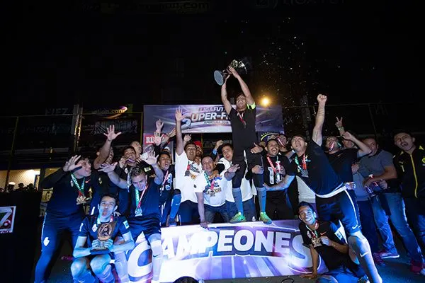 Sidekicks festeja su título en la Liga Fut 7 MX