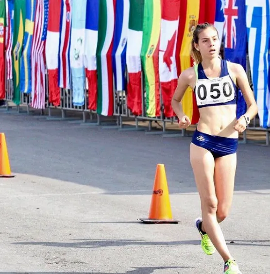 Alegna González al final de una carrera