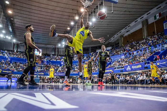 Capitanes y Fuerza Regia en las Finales