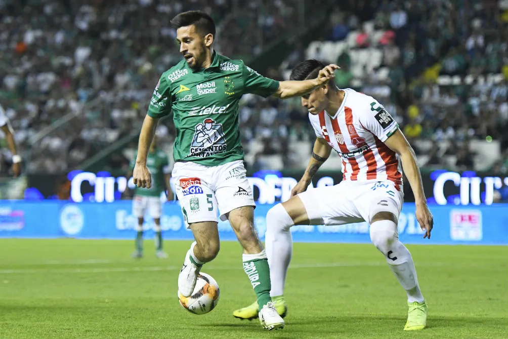 Navarro en duelo contra Necaxa