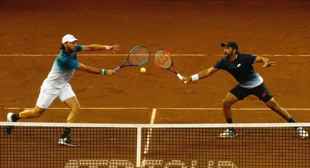 González y Aisam-Ul-Haq Qureshi durante el partido