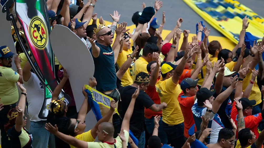 ESPECIAL Seguidores de las Águilas alentando al Campeón de Liga y Copa