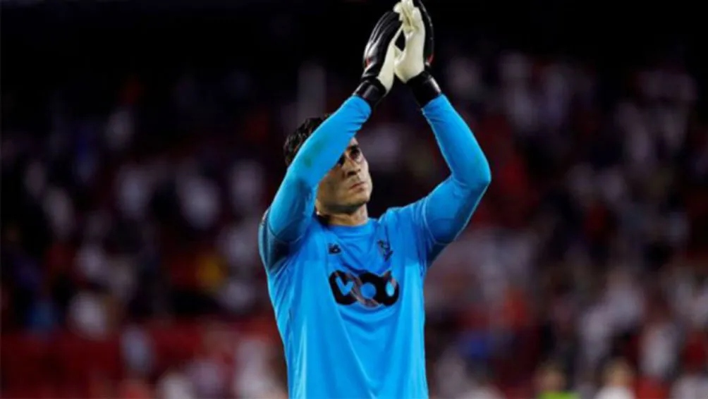 Ochoa en un partido del Standard