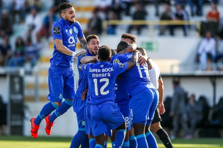 Porto festeja gol ante el Portimonense