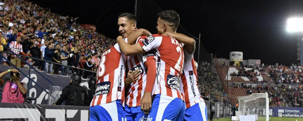San Luis festeja gol contra los Toros