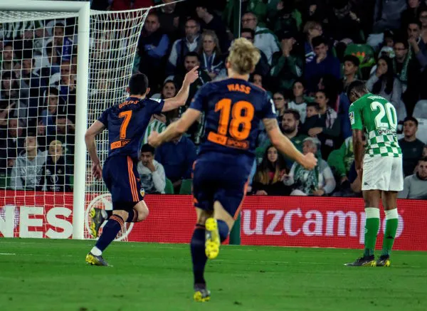 Guedes festeja gol contra el Betis