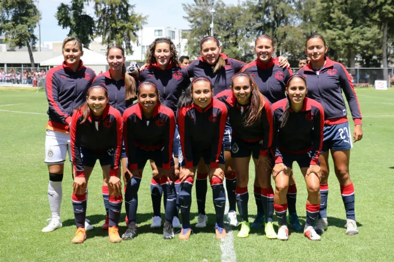 IMAGO7 Once de Chivas para el juego frente a Querétaro