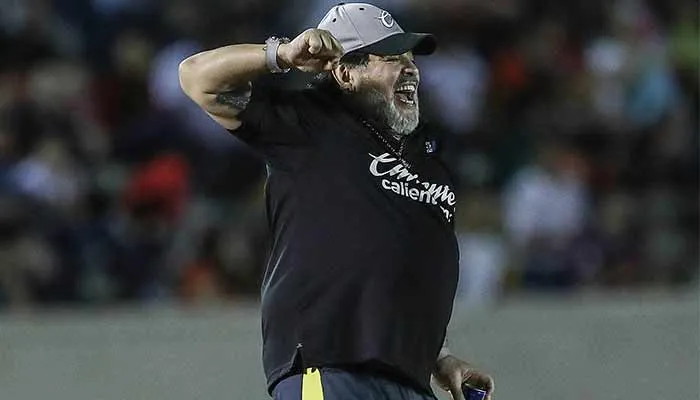 IMAGO7 Maradona dirigiendo a Dorados en el partido vs Cimarrones