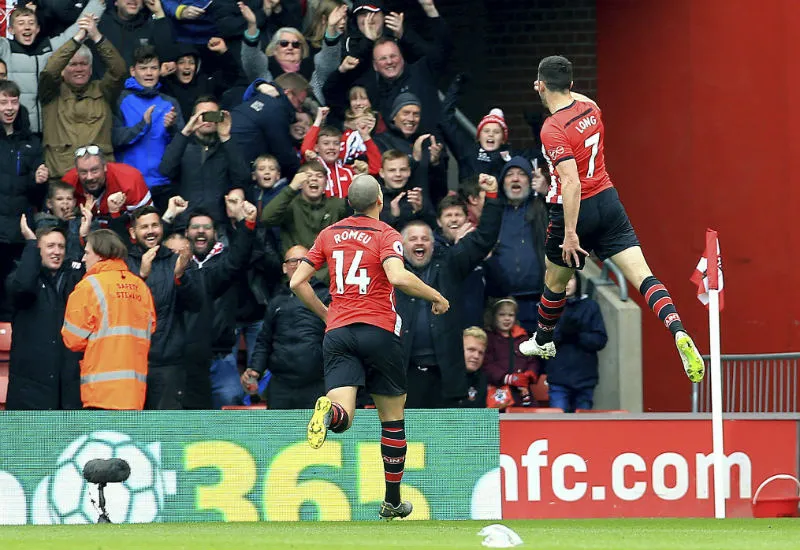 AP Jugadores del Southampton festejan en gol