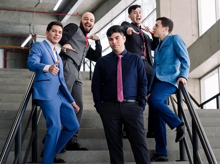 TWITTER @LordJirall Jirall, posando junto a sus compañeros comentaristas