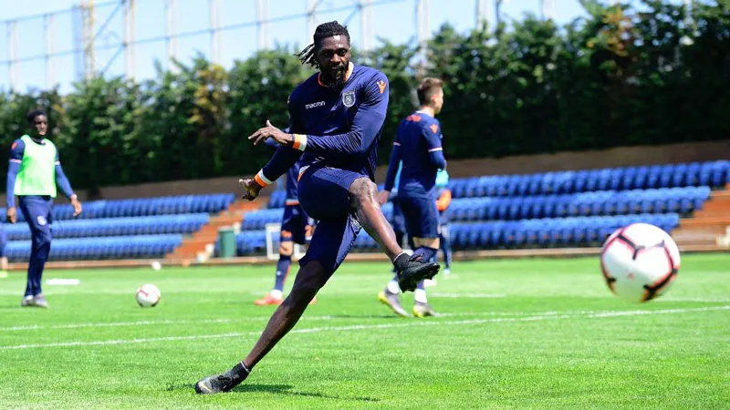El delantero togolés, en una sesión con su actual club