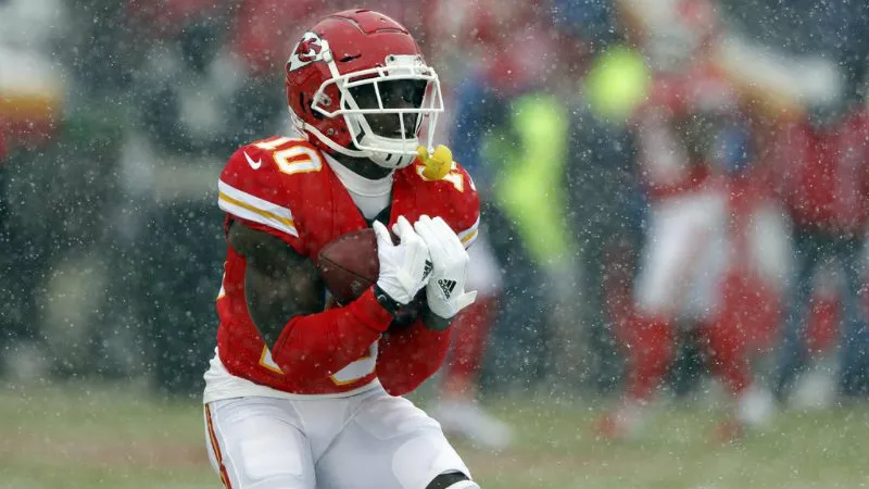 Tyreek Hill durante un partido con los Chiefs