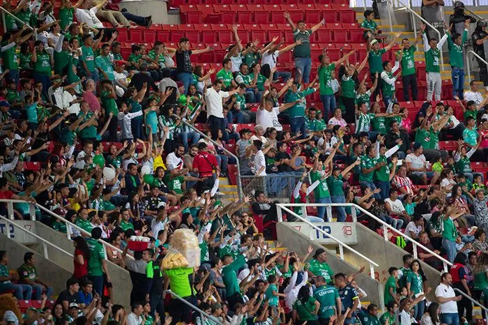 Afición de León en el Estadio Akron