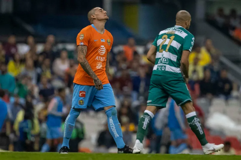 MIGUEL PONTÓN Nico Cstillo durante el partido ante Santos