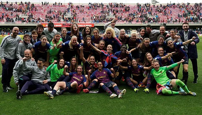 Barcelona femenil festejando su triunfo en Semifinales