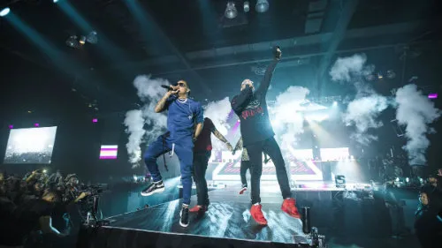 TWITTER @OZUNA_PR Ozuna durante un concierto junto a Bad Bunny