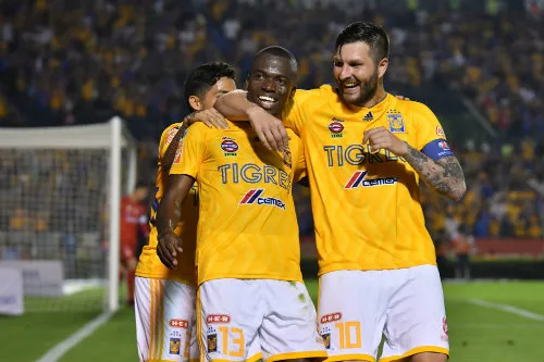 IMAGO7 Tigres festeja una anotación frente a Necaxa