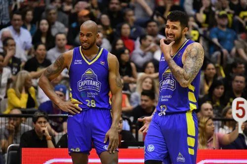 Ismael Romero y Héctor Hernández durante un partido contra Fuerza Regia