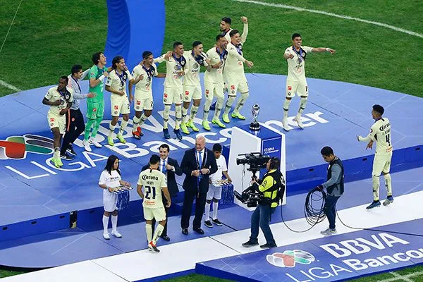 Jugadores de América tras ganar el título del Apertura 2018