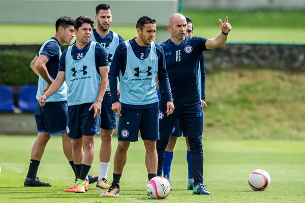 Paco Jémez, en entrenamiento de Cruz Azul
