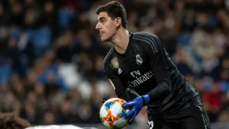 Thibaut Courtois durante un partido con Real Madrid