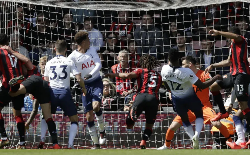 Nathan Aké mete el gol de la victoria vs Tottenham