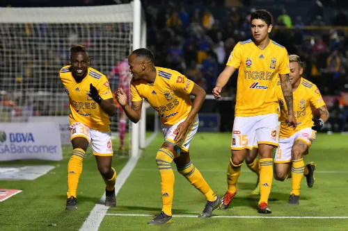 IMAGO7 Tigres celebra una anotación ante Querétaro