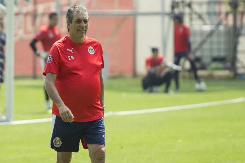 IMAGO7 Tomás Boy durante un entrenamiento de Chivas