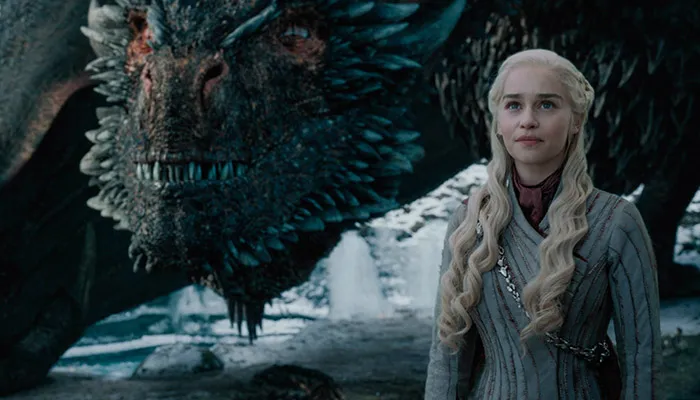 Emilia Clarke en una escena de GOT