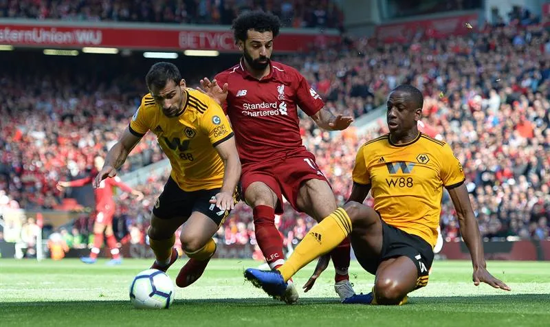Salah con doble marca ante Wolverhampton