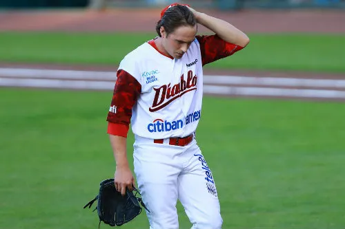 IMAGO7 Patrick Johnson en lamento en un encuentro frente a Tigres de Quintana Roo