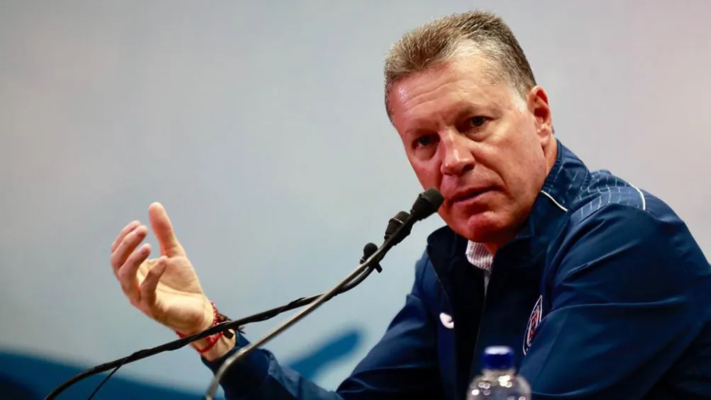 CARLOS RAMÍREZ Peláez en conferencia de prensa