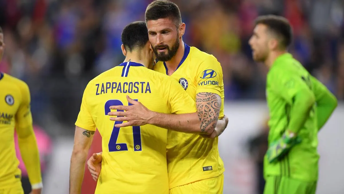 Jugadores del Chelsea festejan anotación