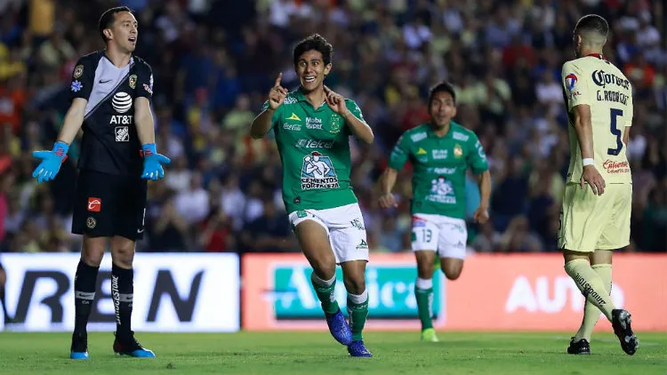 ERNESTO PÉREZ 'JJ' Macías festeja gol contra América