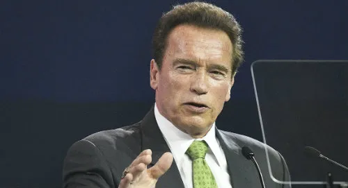 Schwarzenegger durante una conferencia